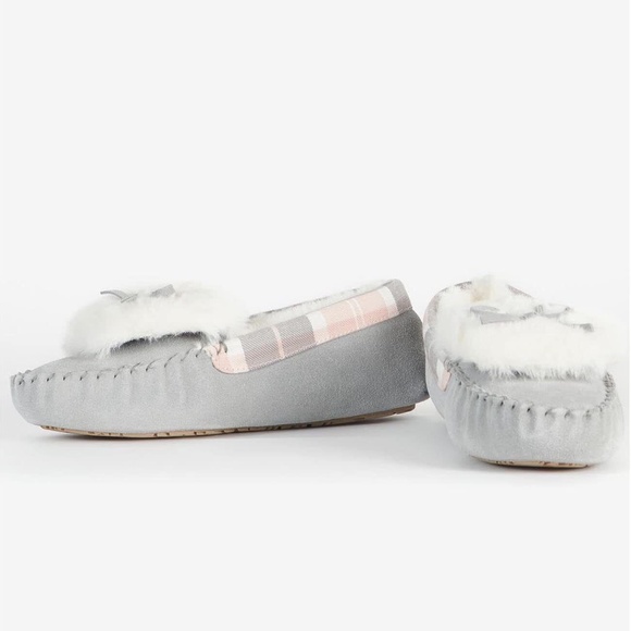 Barbour Ladies DARCIE Mocassin Slippers GRAY Suede Tartan Trim Faux Fur Size 6 - Picture 1 of 4